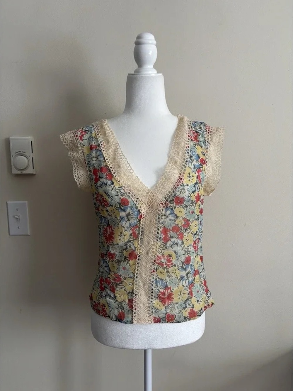 Floral Lace-Trim V-Neck Sleeveless Top - Yellow & Red